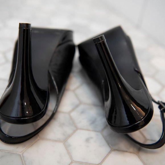 Black leather slingback heels - Picture 5 of 8
